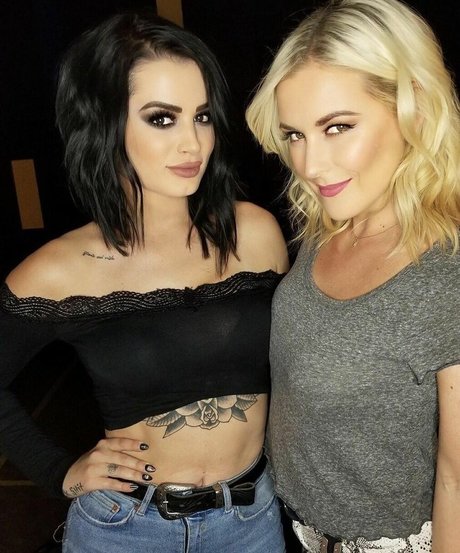 Saraya Bevis 高品質スター 写真