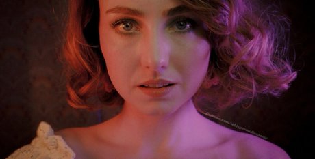 WhisperAudios ASMR ポルノスター アート 写真