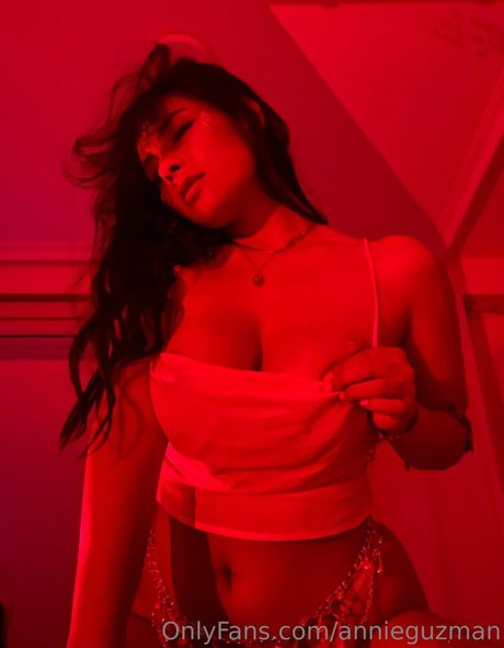 annieguzman 裸のポルノスター 写真