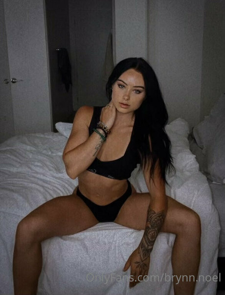 Brynn Noel ポルノスター エロティック 写真
