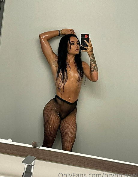 Brynn Noel ホットスター 写真