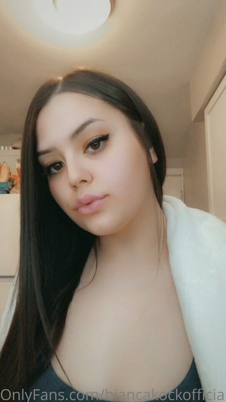 biancakockofficial エロティックなモデル 写真