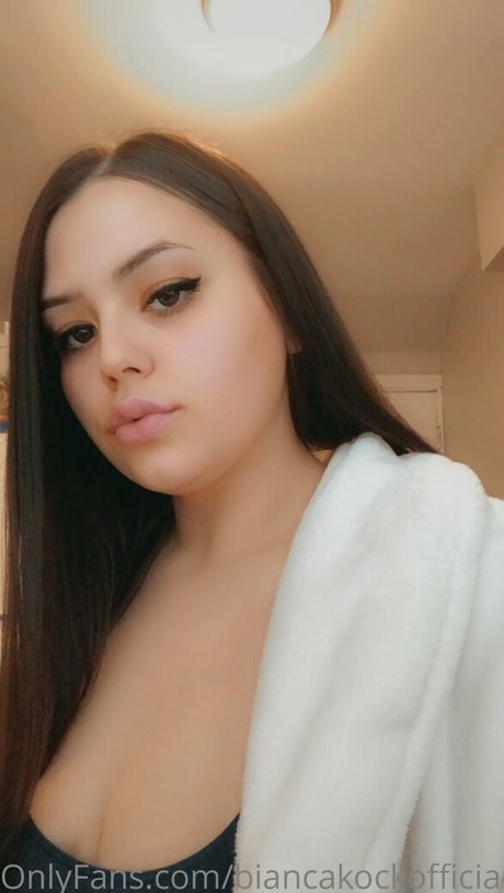 biancakockofficial xxxモデル 画像