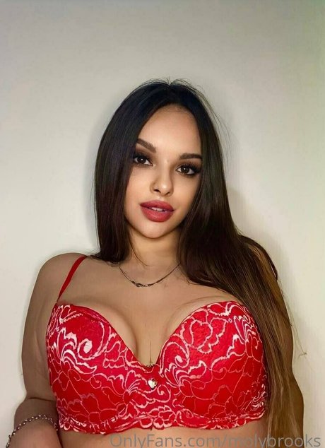 molybrooks top profile image