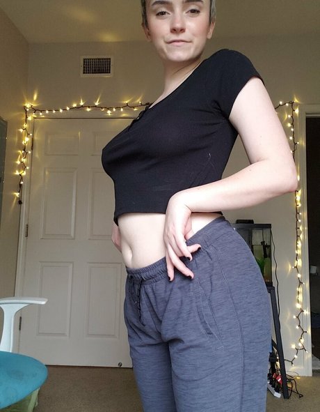 lucylawrence 無料モデル 写真