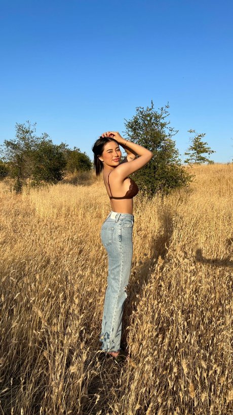 Ellerie Marie 完璧なモデル 写真