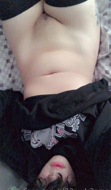 アジア人妻オンリーファンズ 裸 写真