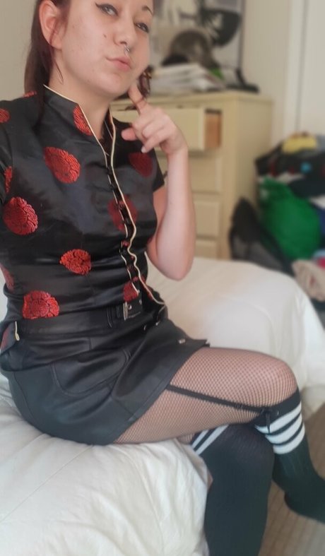 オイルを塗った黒檀のOnlyFans 無料ヌード 写真