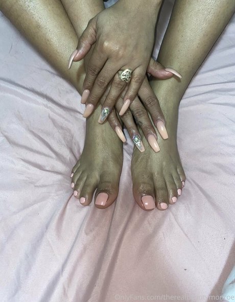 therealbeautymonroe セックス女優 画像