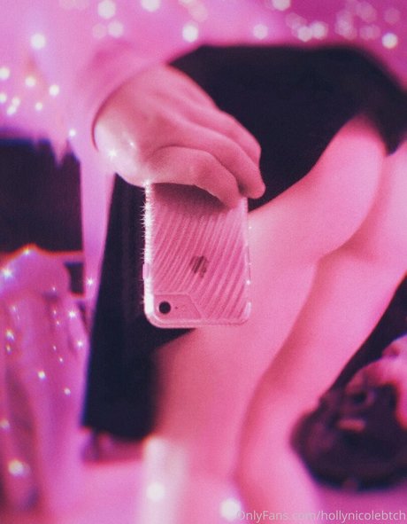 hollynicolebtch セクシーモデル 写真