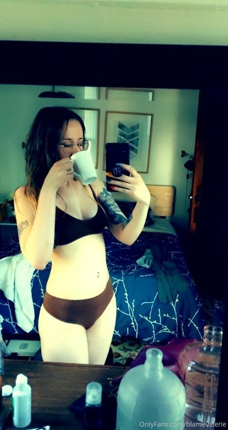 blamevalerie ホット女優 写真