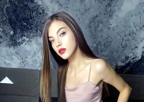 lana virg 最高のスター 写真