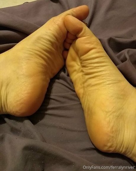 ferralynriver セクシーなポルノスター 写真