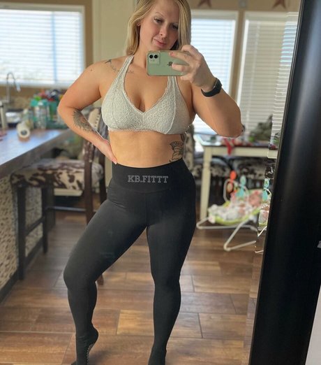 KendraBFit ポルノモデル 写真