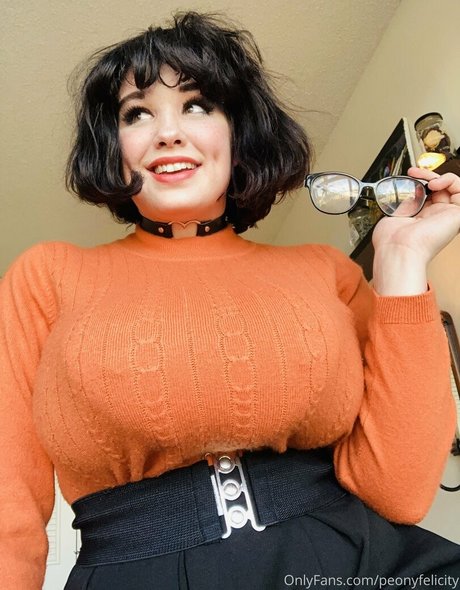 かわいい巨乳OnlyFans セクシーヌード アーカイブ
