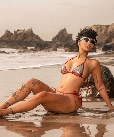 Shenseea top profile image