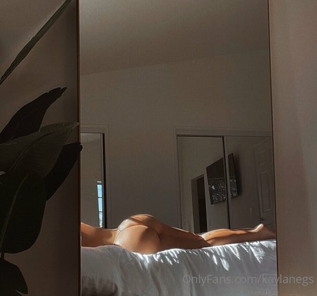 Kayla Negrino 裸の女優 画像