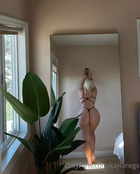 Kayla Negrino 限定スター 写真