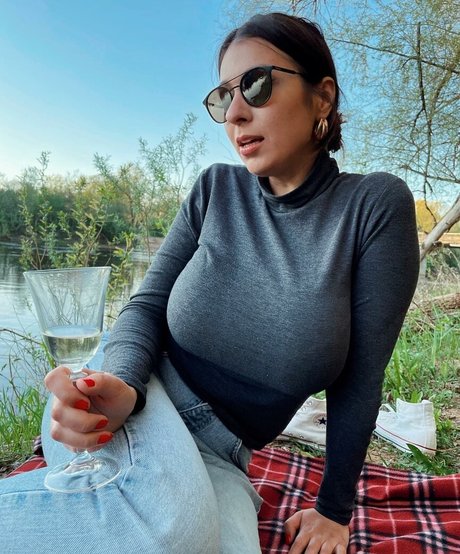 Gulia セックスモデル 写真