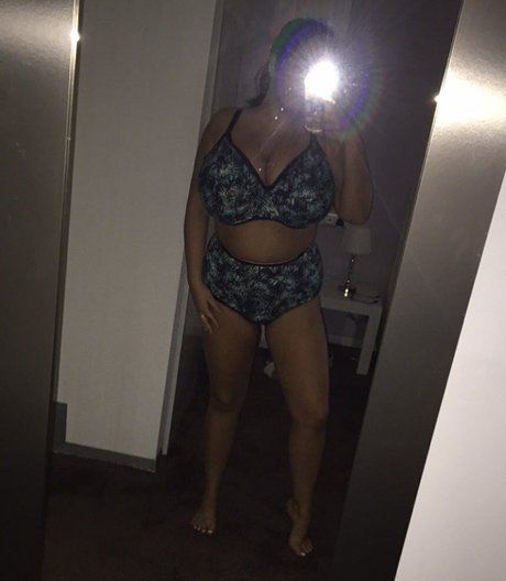 Darci Ormiston 美しいスター 写真