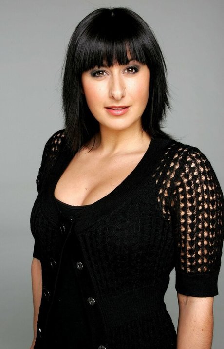 Hayley Tamaddon アートモデル ギャラリー