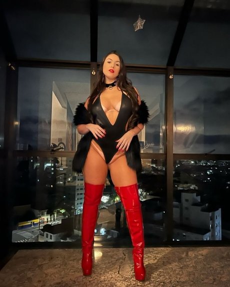 Leticia Beppler 裸のポルノスター 画像