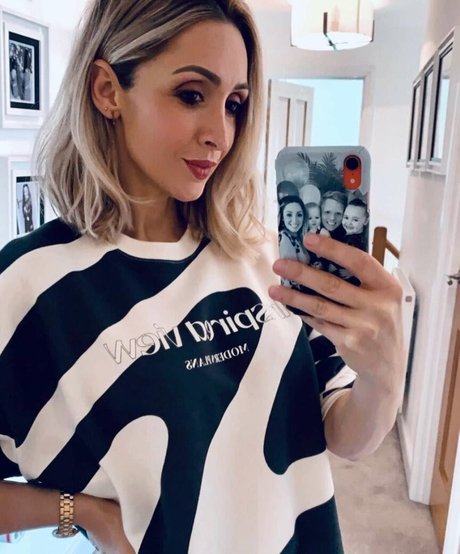 Lucy Jo Hudson 美しいスター ギャラリー