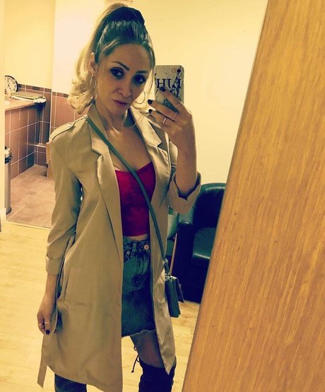 Lucy Jo Hudson セクシーなポルノスター ギャラリー