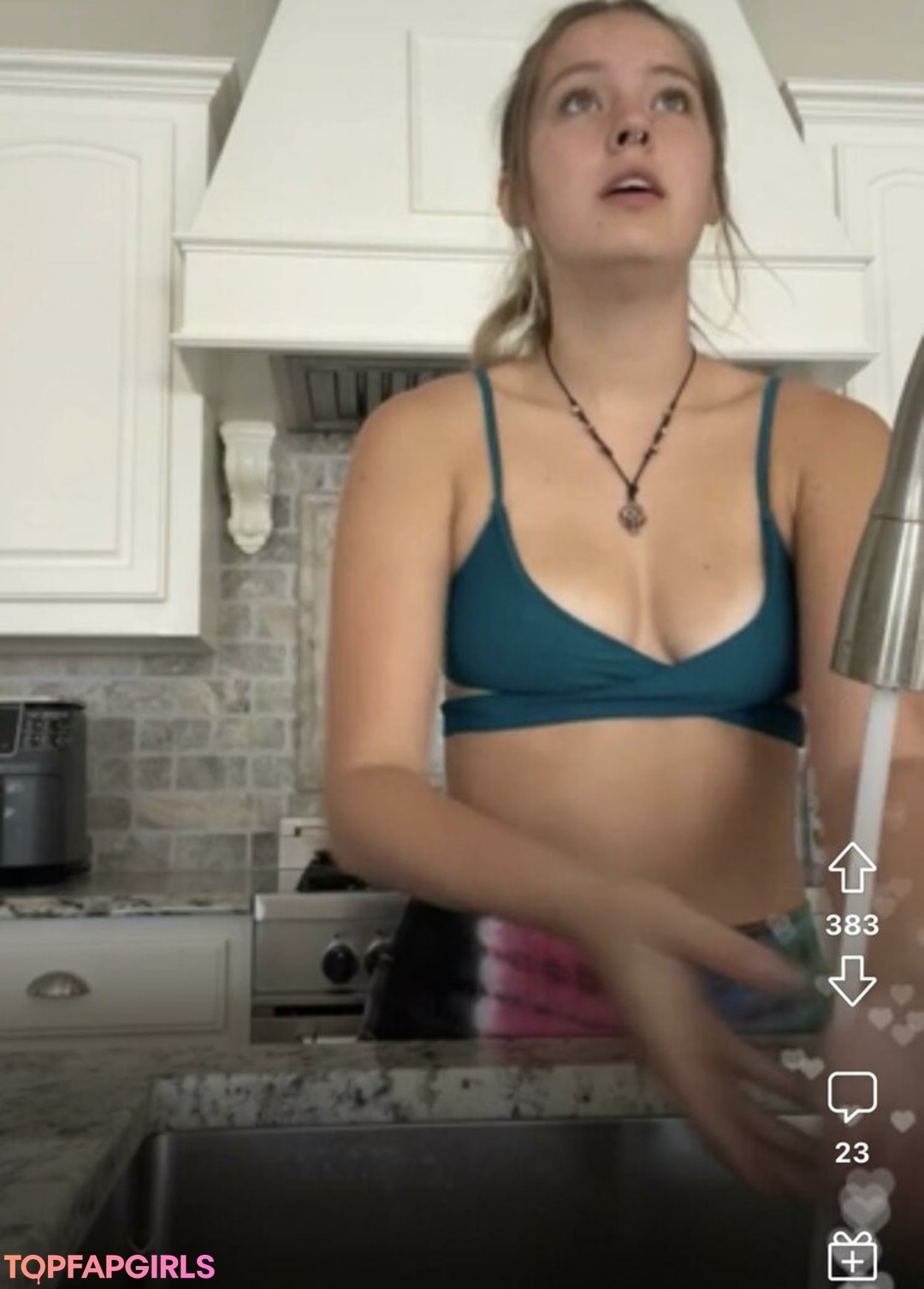 20歳のOnlyFans セクシー裸 写真