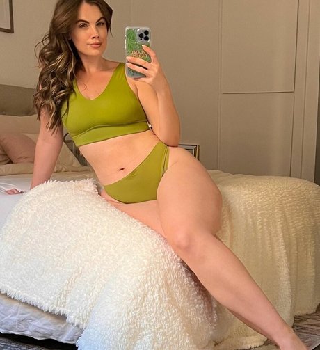 Chloe Marshall 独占モデル 画像