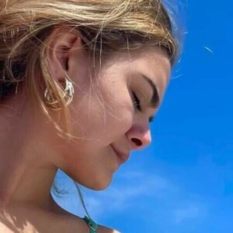 Katie Bug セクシーモデル 写真