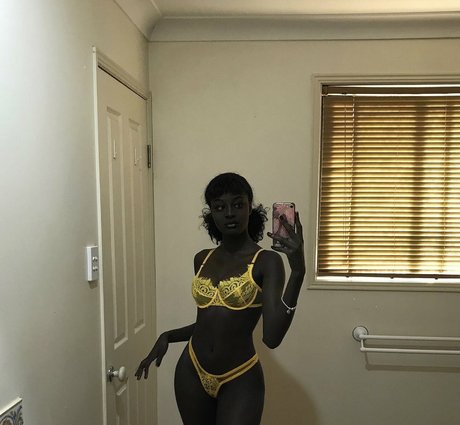 Anyang Deng 素敵なモデル 写真