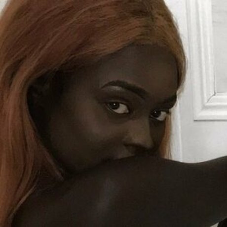 Anyang Deng ホットモデル アーカイブ