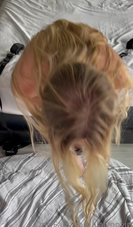 Blondebarbie18 裸の女優 写真
