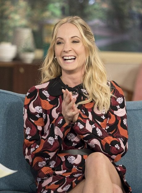 Joanne Froggatt ヌード女優 ギャラリー