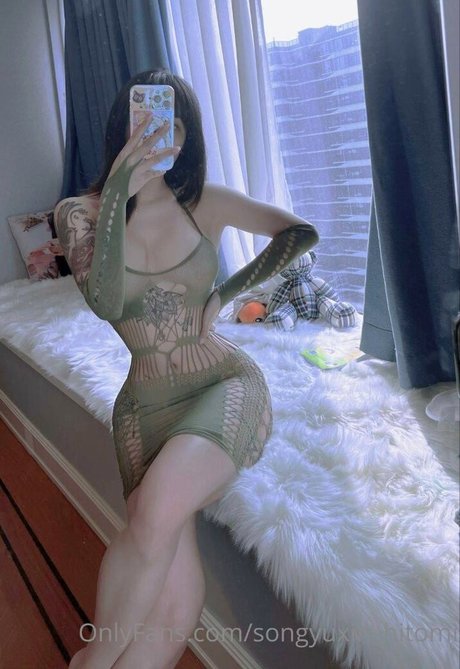 Songyuxin Hitomi ポルノスター ホット 画像