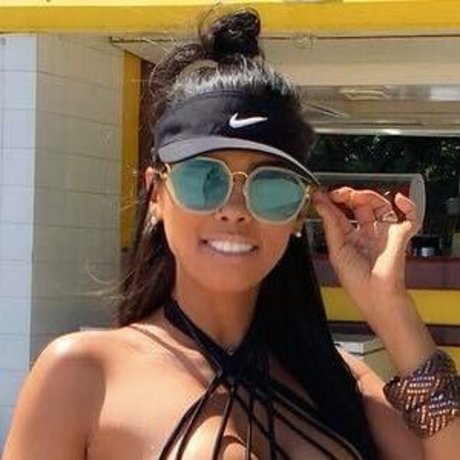 Taty Sindel 無料女優 写真