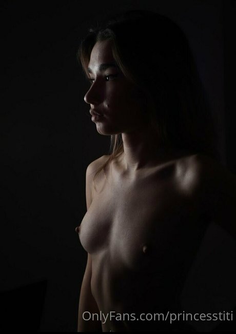 Taytayhein ポルノモデル 写真
