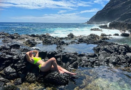 客室乗務員 オンリーファンズ アートヌード 写真