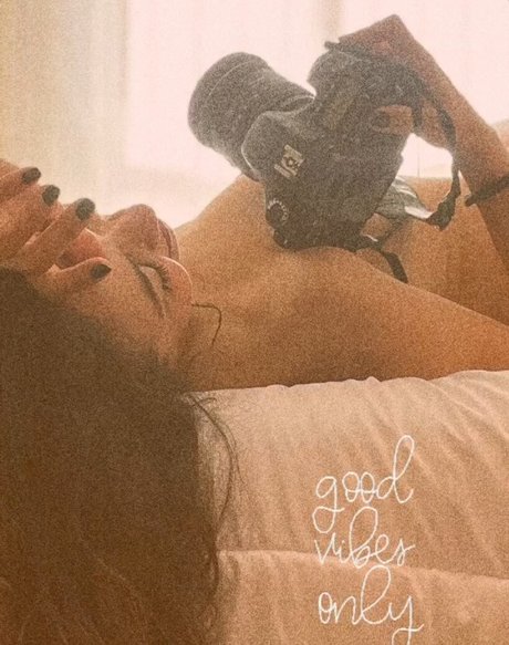 Talyta Flores アートモデル 画像