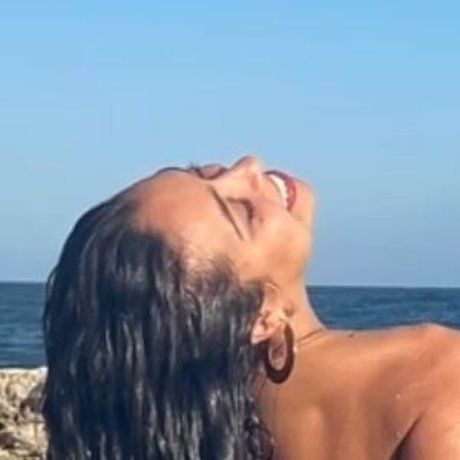 Talyta Flores モデル 写真