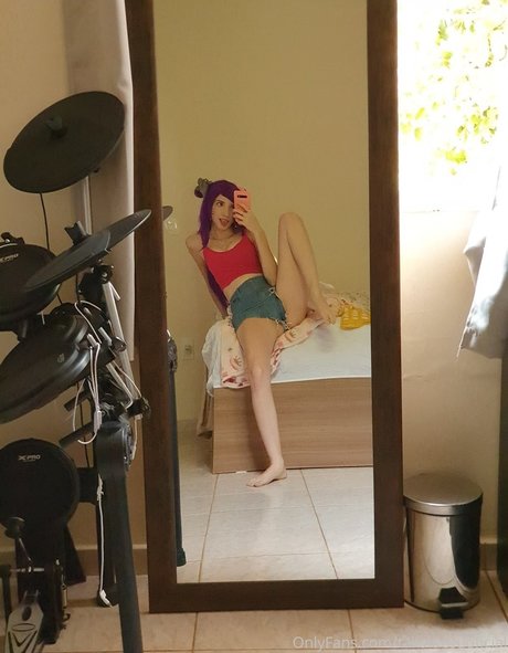Takai Desu ヌードスター 写真