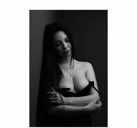 Kristina Azaronak 素敵なポルノスター 写真