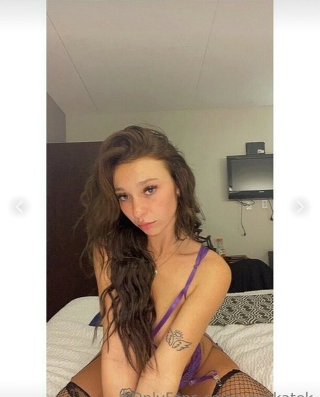 katiekbae 高品質モデル 写真