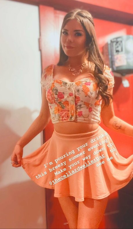 Jade Emarthla 美しいモデル 画像
