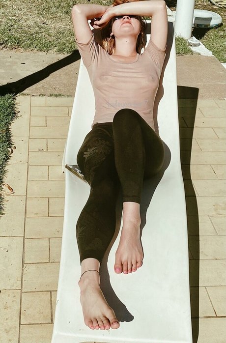 Hailey Cooper ホットなモデル 画像