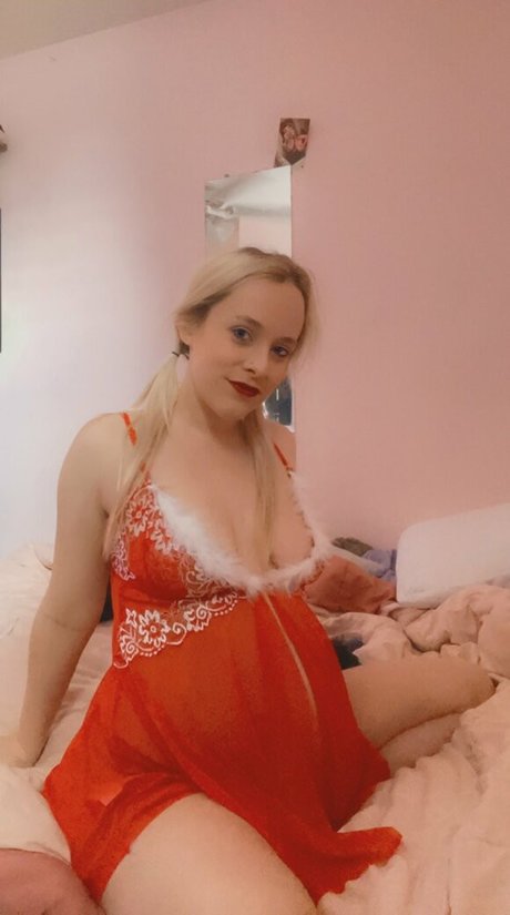 baddestblondebarbie ポルノスター ヌード 写真
