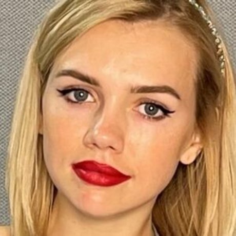 Lolisa Toneva 完璧なモデル 写真