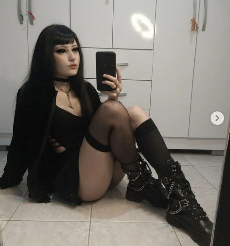 nebulaee 裸の女優 画像