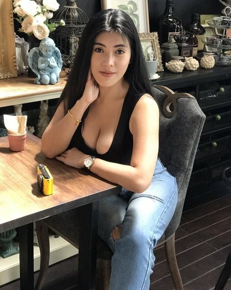 超デブおばあちゃんOnlyFans セックス ギャラリー